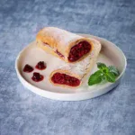 Cherry pie with vanilla cream